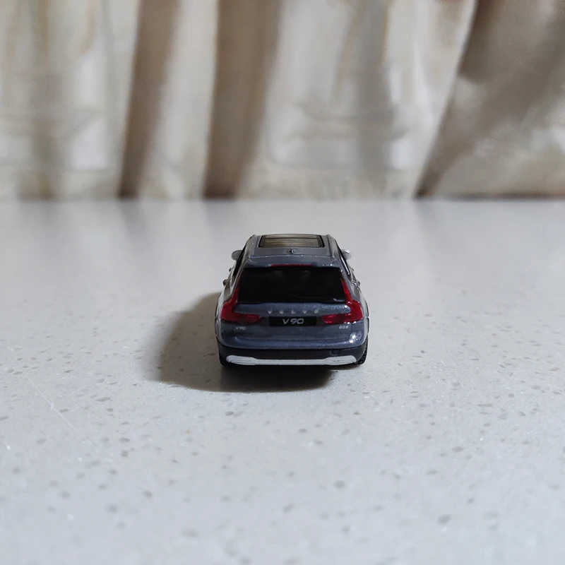 1:64 V90 Diecast Car Model Collectible 5 1:64 V90 Diecast Car Model Collectible - Image 5