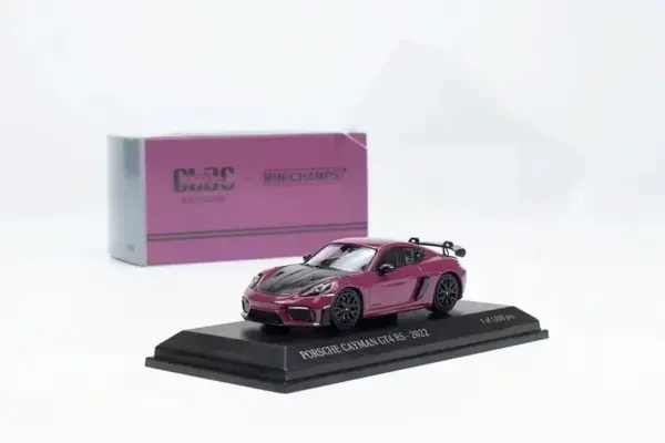Minichamps Porsche 911 (992) GT3 RS Alloy Model Car - Image 15