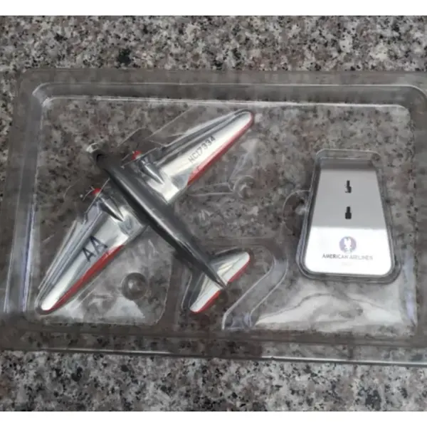 Diecast Lockheed DC-3 American Airlines Model - Image 5