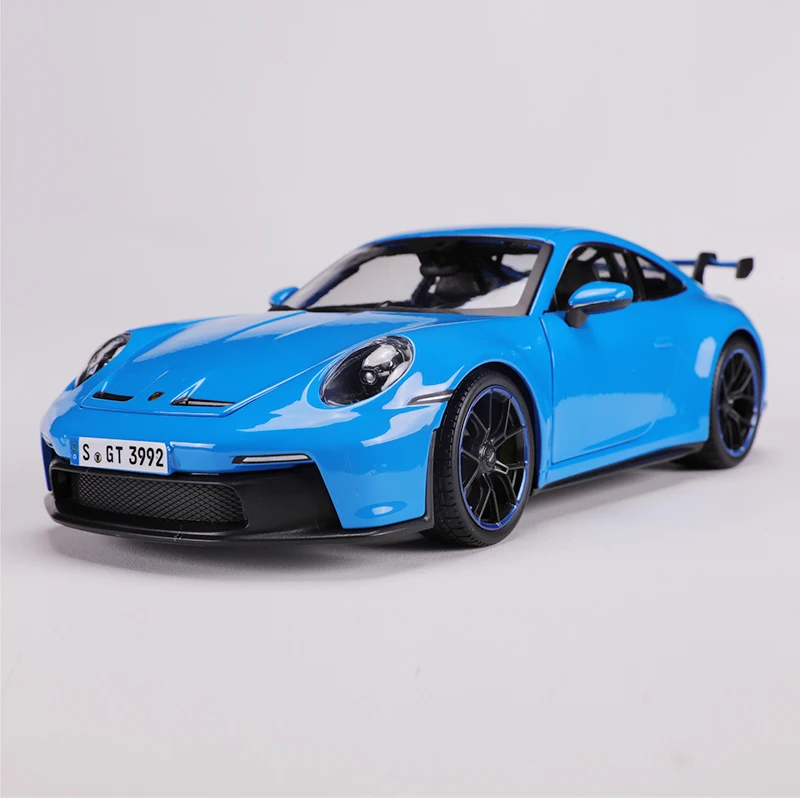 Maisto 1:18 Porsche 911 GT3 Die-Cast Car Model 4 Maisto 1:18 Porsche 911 GT3 Die-Cast Car Model - Image 4