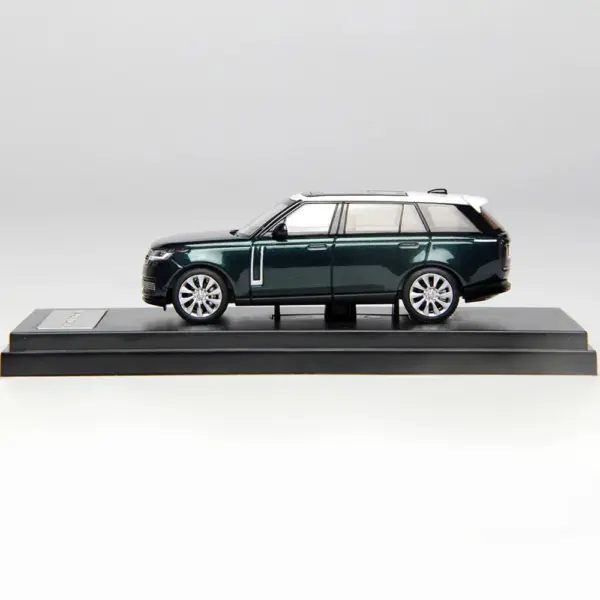 Diecast 1:64 Range Rover SUV Model Collectible - Image 5