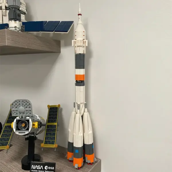 MOC Ultimate Soyuz Rocket Building Set 1:110 Scale - Image 5