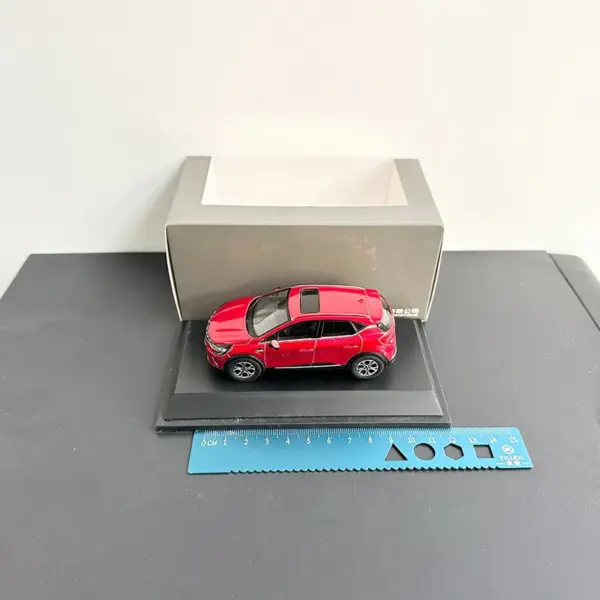 1:43 Scale JERREN Alloy Capture Car Model - Image 5