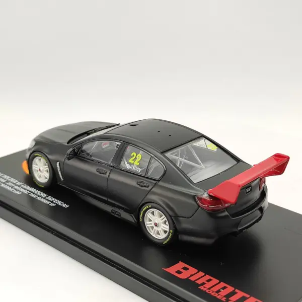 Biante 1:43 HOLDEN VF COMMODORE Diecast Model - Image 4