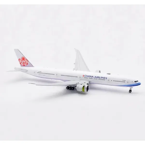 China Airlines B777-300ER Alloy Model 1/200 - Image 2