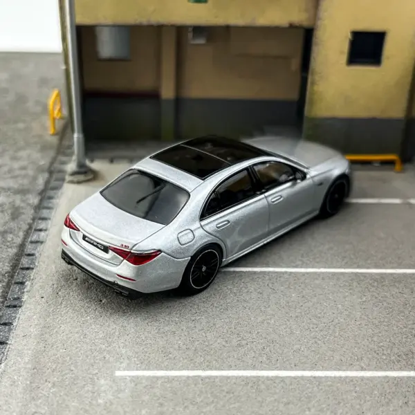 Die cast 1:64 Alloy S63 E Passenger Car Model Collection - Image 5