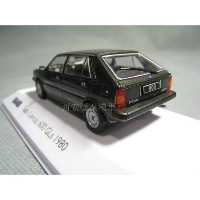 Atlas 1/43 SAAB 600 GLS Model Car Collection 4 Atlas 1/43 SAAB 600 GLS Model Car Collection - Image 4