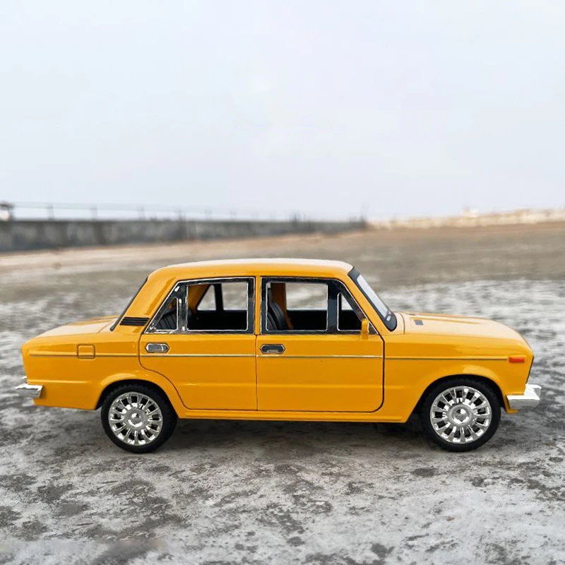 1:18 LADA 2106 Alloy Die Cast Model Toy Car 2 1:18 LADA 2106 Alloy Die Cast Model Toy Car - Image 2