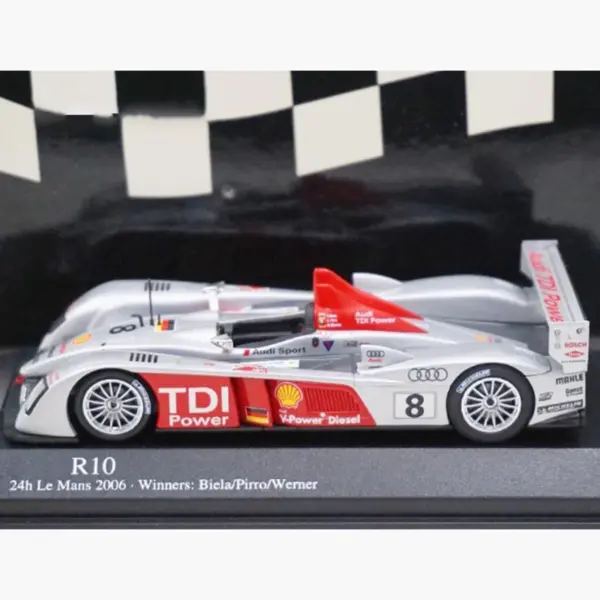 Minichamps 1/43 R8 R10 #8 Alloy Model Car Collection - Image 4