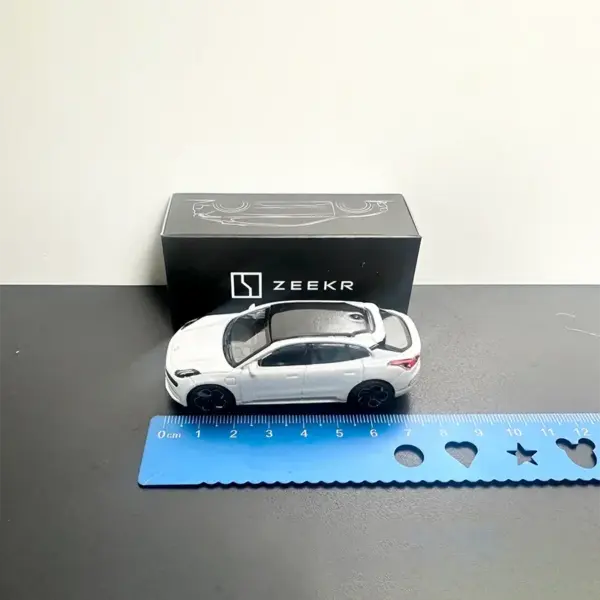 1:64 ZEEKR 001 Alloy Model Collector's Item - Image 5