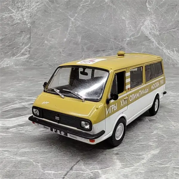 1/43 RAF 2203 MPV Diecast Alloy Van Model - Image 4