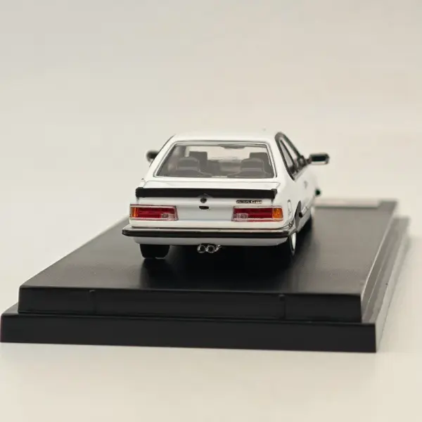 Street Warrior 1/64 E24 6 Series 635 CSI Diecast Car - Image 5