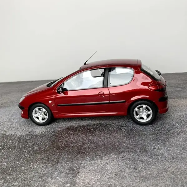 JERREN 1:18 Scale 206 S16 1999 Resin Car Model - Image 3