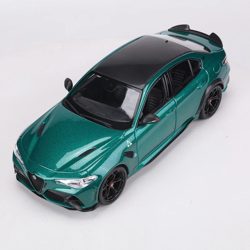 Burago 1:18 Alfa Romeo Giulia GTAm Diecast Model 8 Burago 1:18 Alfa Romeo Giulia GTAm Diecast Model - Image 8