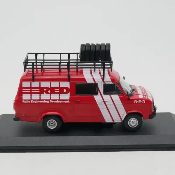 IXO 1:43 Ford Transit Rally Support Diecast Model - Image 4