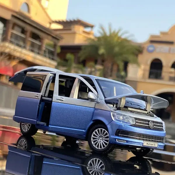 Maisto 1:32 Multivan T6 Alloy Diecast Car - Image 3