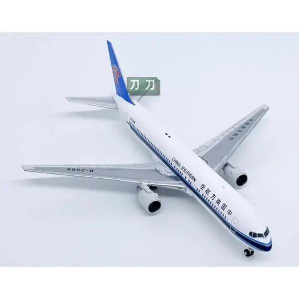 Diecast China Southern Airlines B767-300ER Model 1/400 - Image 3