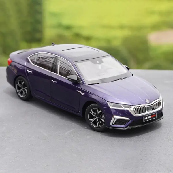 Diecast 1/18 Skoda Octavia PRO Model Car - Image 5