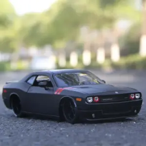 Maisto 1:24 Dodge Challenger SRT Model Car 9 S18425e2184ba4b1ea1ad7654ac7798b5X 1