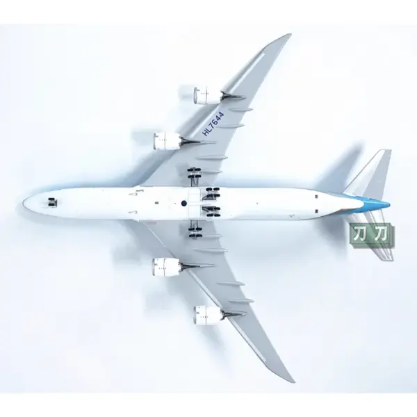 Korean Air B747-8 Diecast Model 1/400 - Image 6