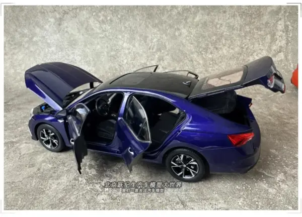 Diecast 1/18 Skoda Octavia PRO Model Car - Image 3