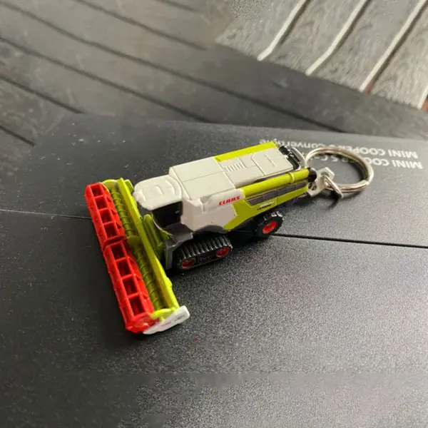 JERREN UH Mini Farm Tractor Keychain 5860 Model - Image 6
