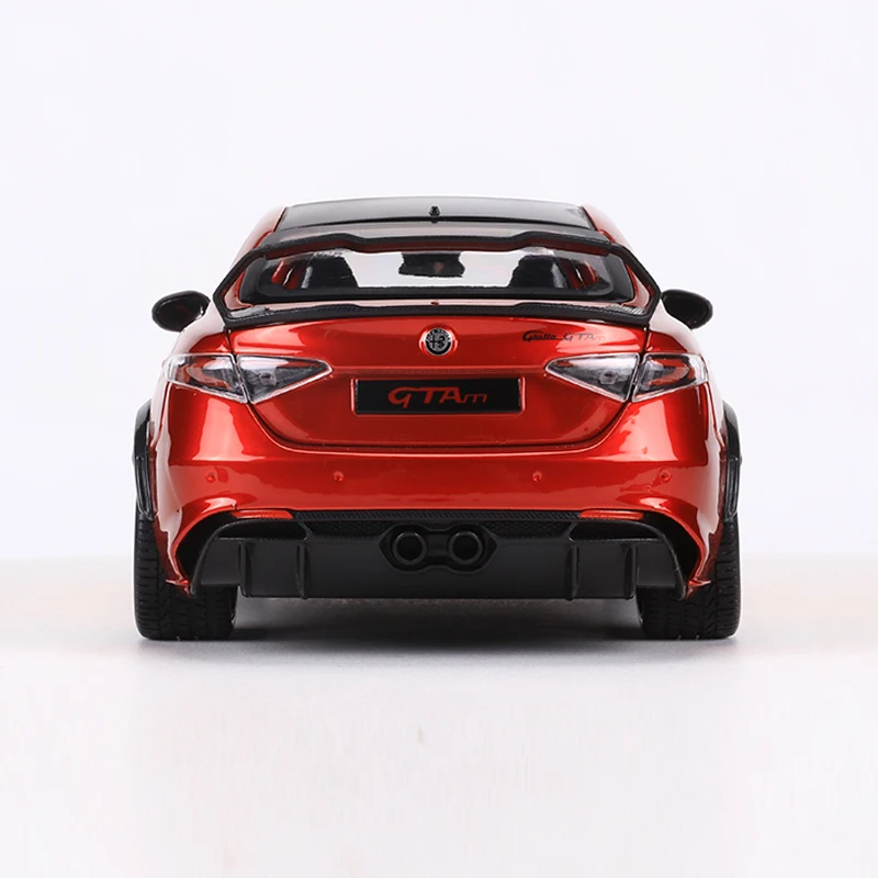 Burago 1:18 Alfa Romeo Giulia GTAm Diecast Model 5 Burago 1:18 Alfa Romeo Giulia GTAm Diecast Model - Image 5