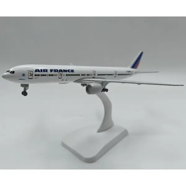 Diecast Air France B777-300ER Model 1/400 - Image 3