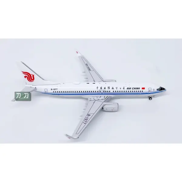 Diecast B737-800 Alloy Model 1/400 Scale - Image 4