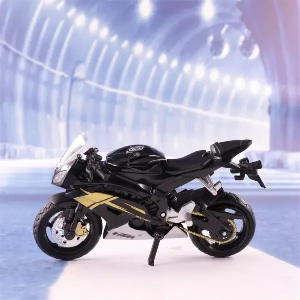 1:18 Yamaha R6 Diecast Metal Model Toy - Image 2