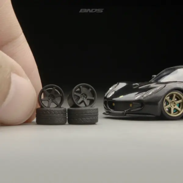 Gold 1/64 ABS Wheel and Rubber Tire Set - Image 3