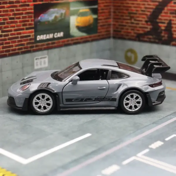 1:36 Porsche 911 GT3 RS Diecast Scale Model - Image 6