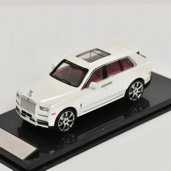1:64 Cullinan SUV Diecast Model Car - Image 4
