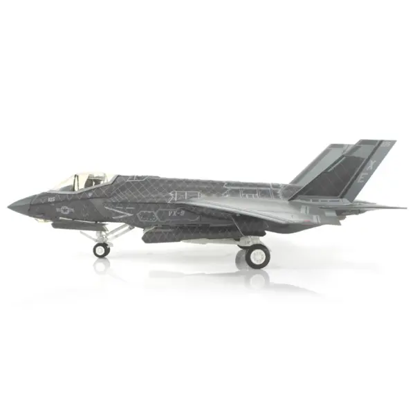 1:72 F-35C Fighter Model by JERREN - Image 2