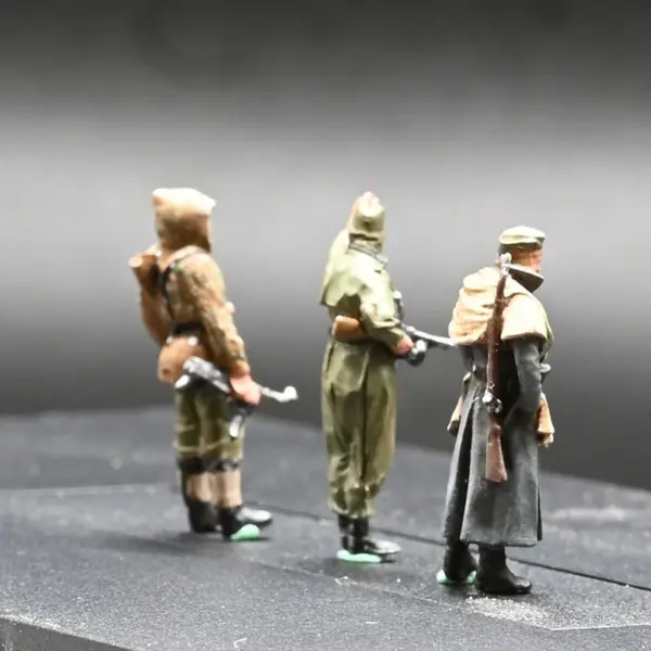 1:72 Resin German Soldiers Scene Accessory - Image 3