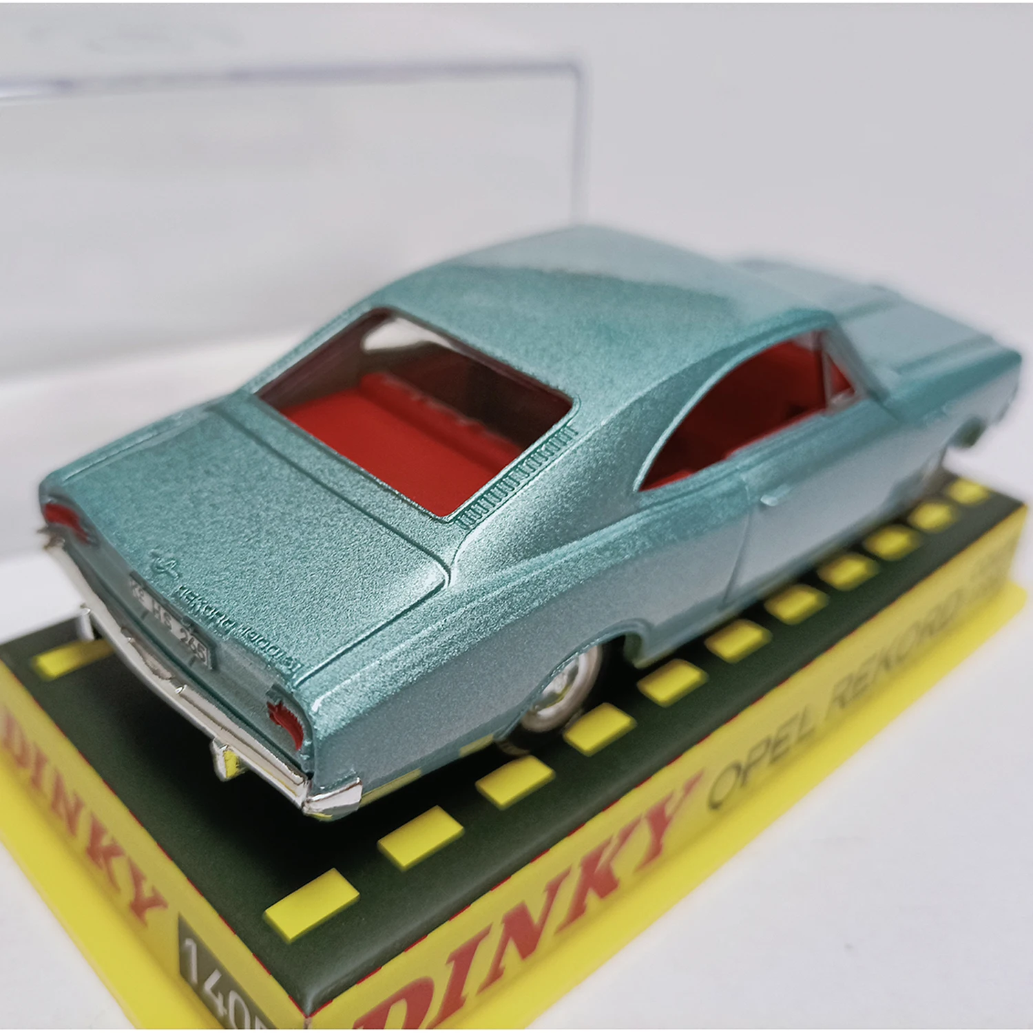Dinky 1:43 Opel Rekord Coupe Diecast Model 4 Dinky 1:43 Opel Rekord Coupe Diecast Model - Image 4