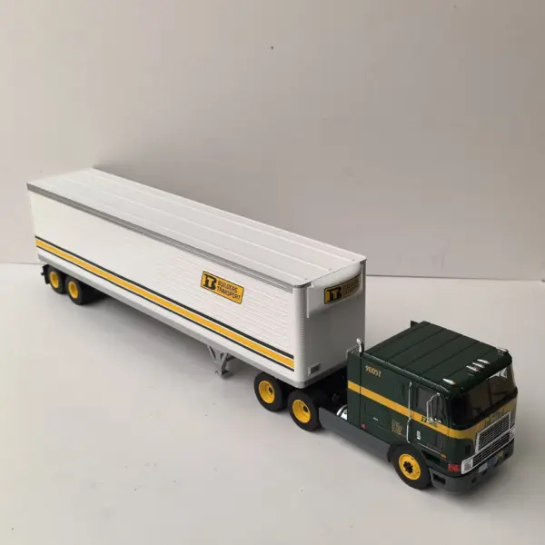 IXO 1:43 Scale INTERNATIONAL Trailer Truck Model - Image 3
