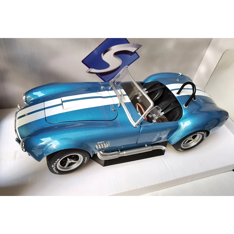 Shelby AC Cobra 427 MKII 1:18 Diecast Model 1 Shelby AC Cobra 427 MKII 1:18 Diecast Model