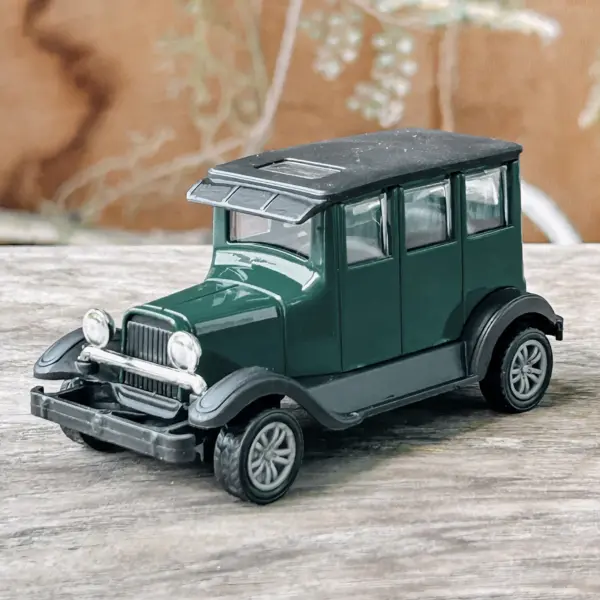 1:43 Alloy Vintage Ford A Diecast Model Car - Image 4