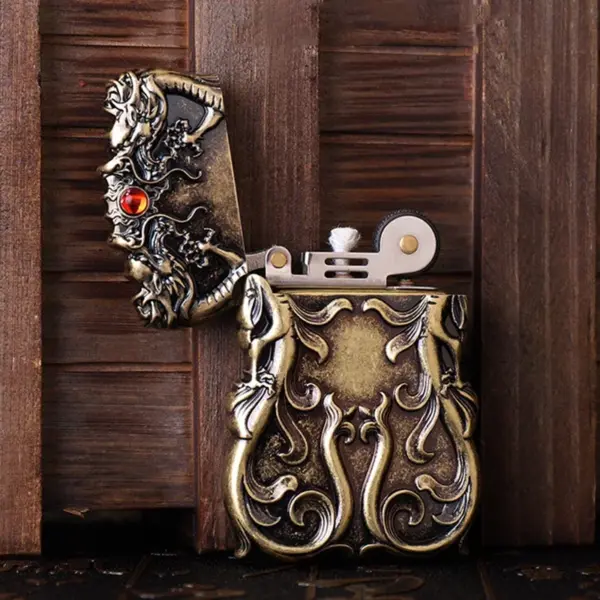 ZORRO Kerosene Lighter Dragon Embossed 62mm - Image 3