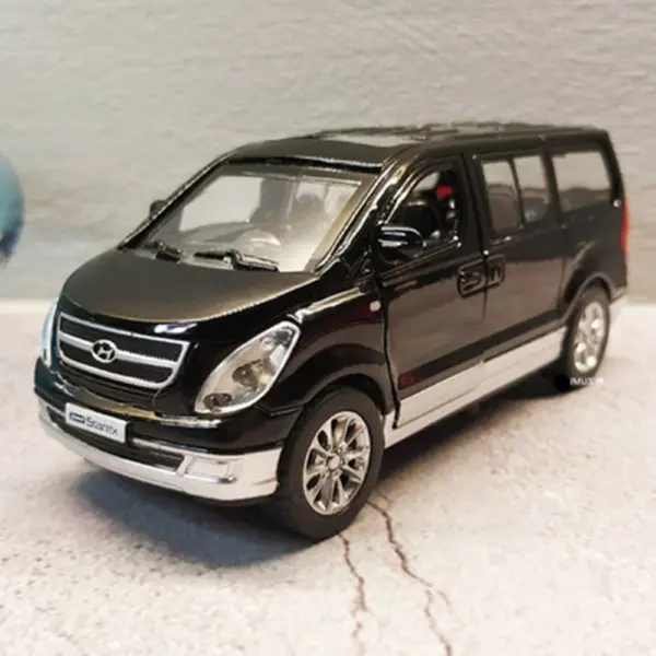 1:32 Hyundai H-1 Grand Starex Diecast Model - Image 6
