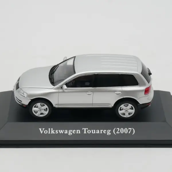IXO 1:43 Scale Volkswagen Touareg 2007 Alloy Model - Image 2