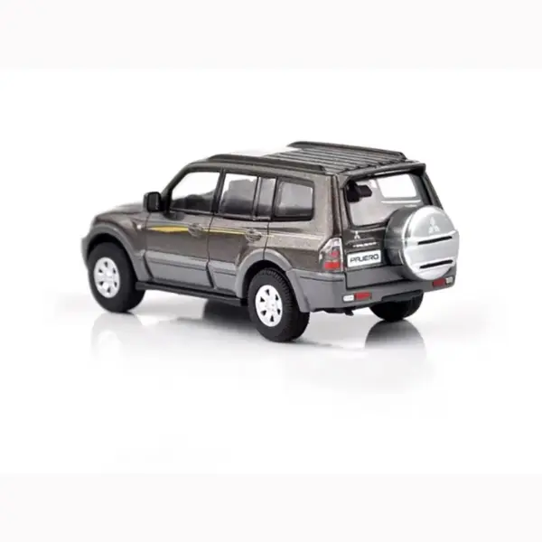 1/64 Scale Diecast Pajero Alloy Model - Image 4