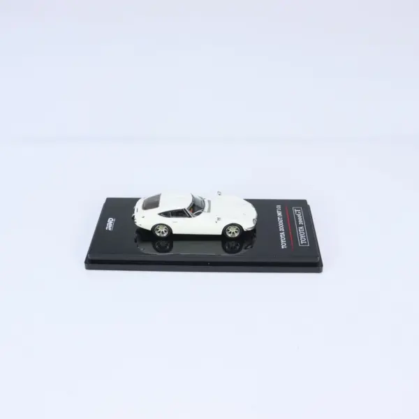 JERREN INNO 1:64 2000GT Diecast Model Car - Image 2