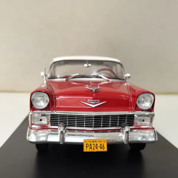 Diecast 1:24 Bel Air Classic Car Model - Image 3