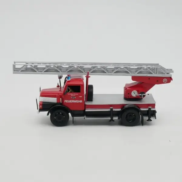 IXO 1:43 Scale IFA S4000-1 DL25 Fire Truck Model - Image 2