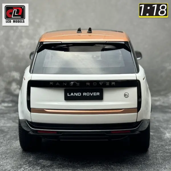 Range Rover SV 1/18 Scale Metal Model Collection - Image 3