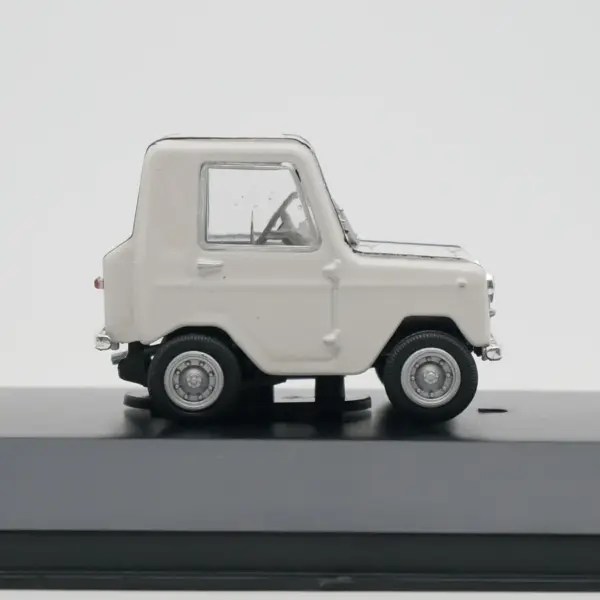 IXO 1:43 William City A3 1960 Diecast Model Car - Image 3
