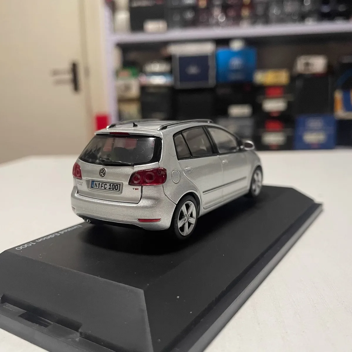 Schuco 1:43 Golf Plus 2009 Alloy Car Model 2 Schuco 1:43 Golf Plus 2009 Alloy Car Model - Image 2