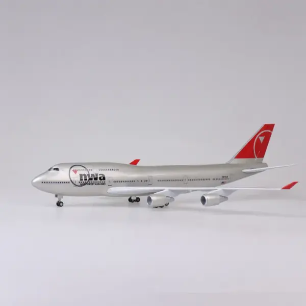 Northwest Airlines Boeing 747 Resin Diecast Model - Image 3